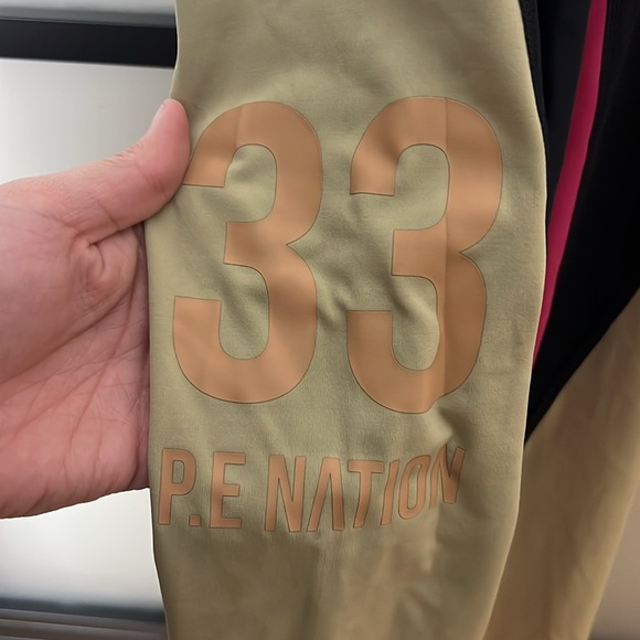 NWT P.E. Nation DOUBLE TEAM LEGGING - OLIVE Size XS - Picture 8 of 8